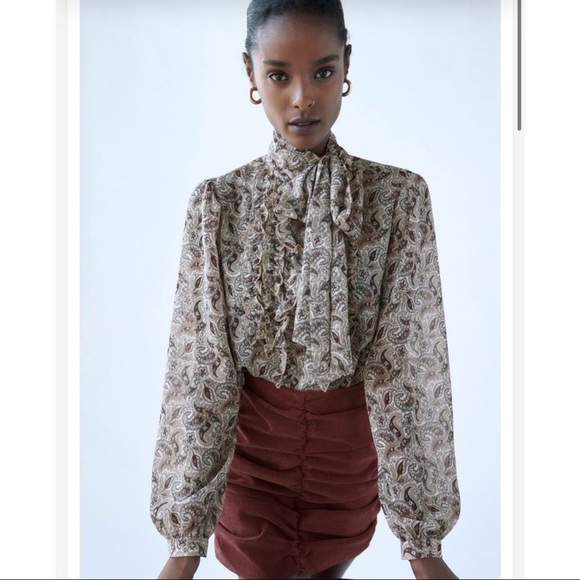 [Zara] Corduroy Ruched Mini Skirt - Picture 1 of 6